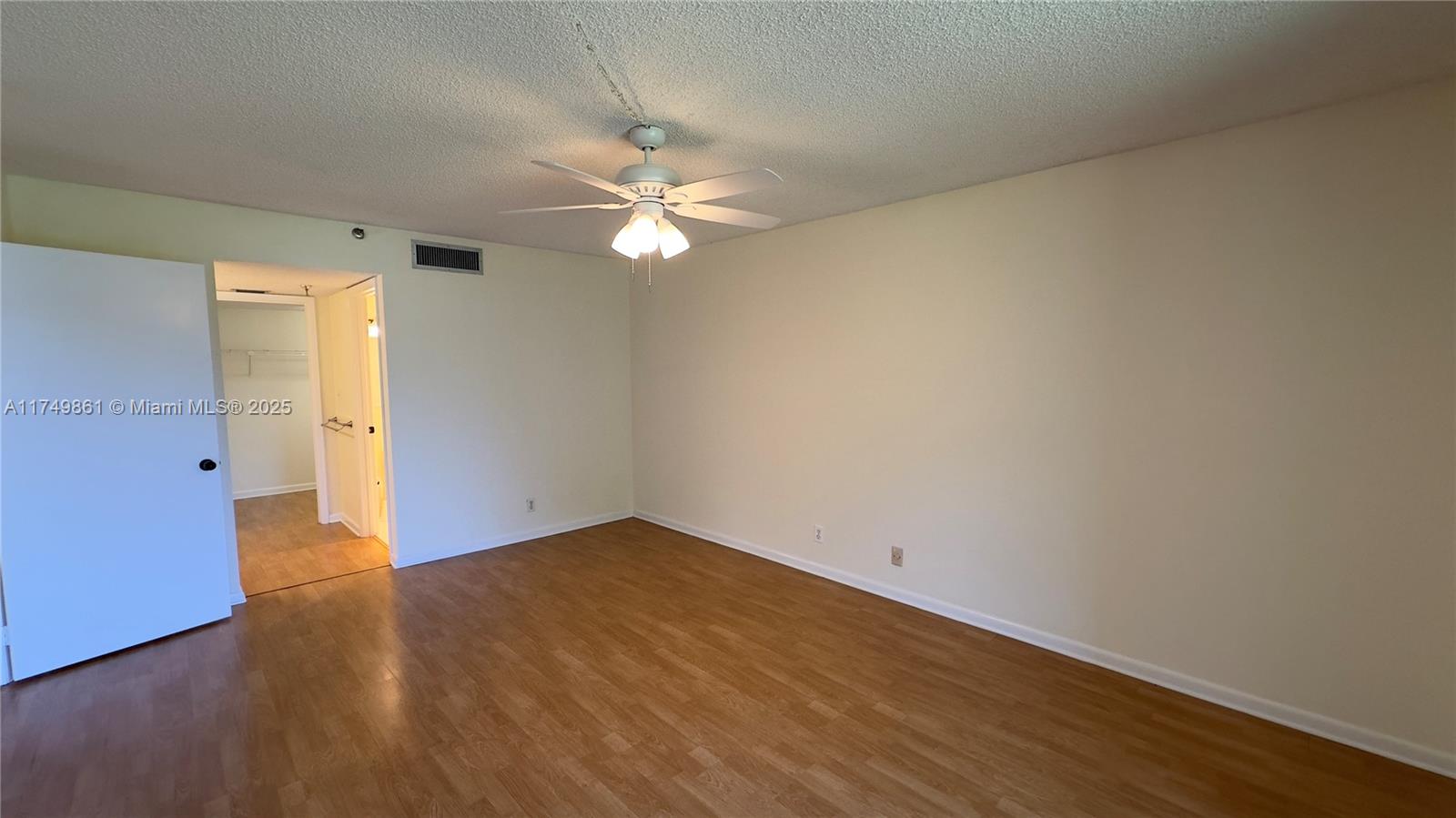 7030 Half Moon Cir #121, Hypoluxo, Florida image 19