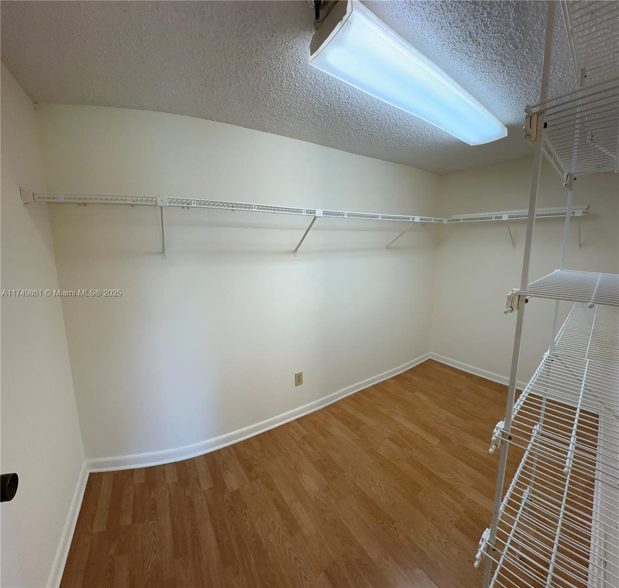 7030 Half Moon Cir #121, Hypoluxo, Florida image 22