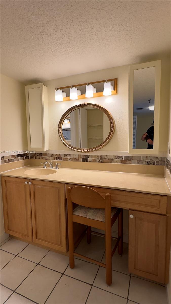 7030 Half Moon Cir #121, Hypoluxo, Florida image 24