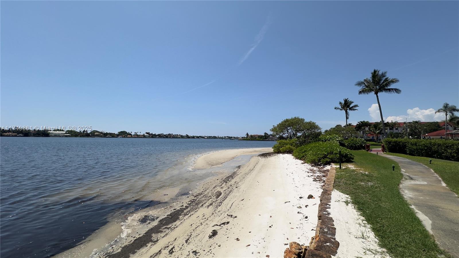 7030 Half Moon Cir #121, Hypoluxo, Florida image 38