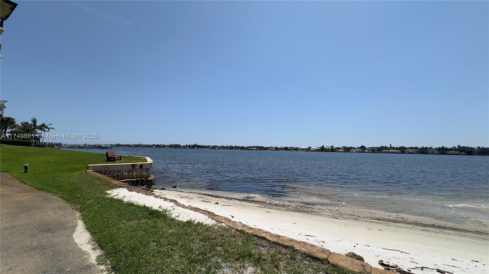 7030 Half Moon Cir #121, Hypoluxo, Florida image 5