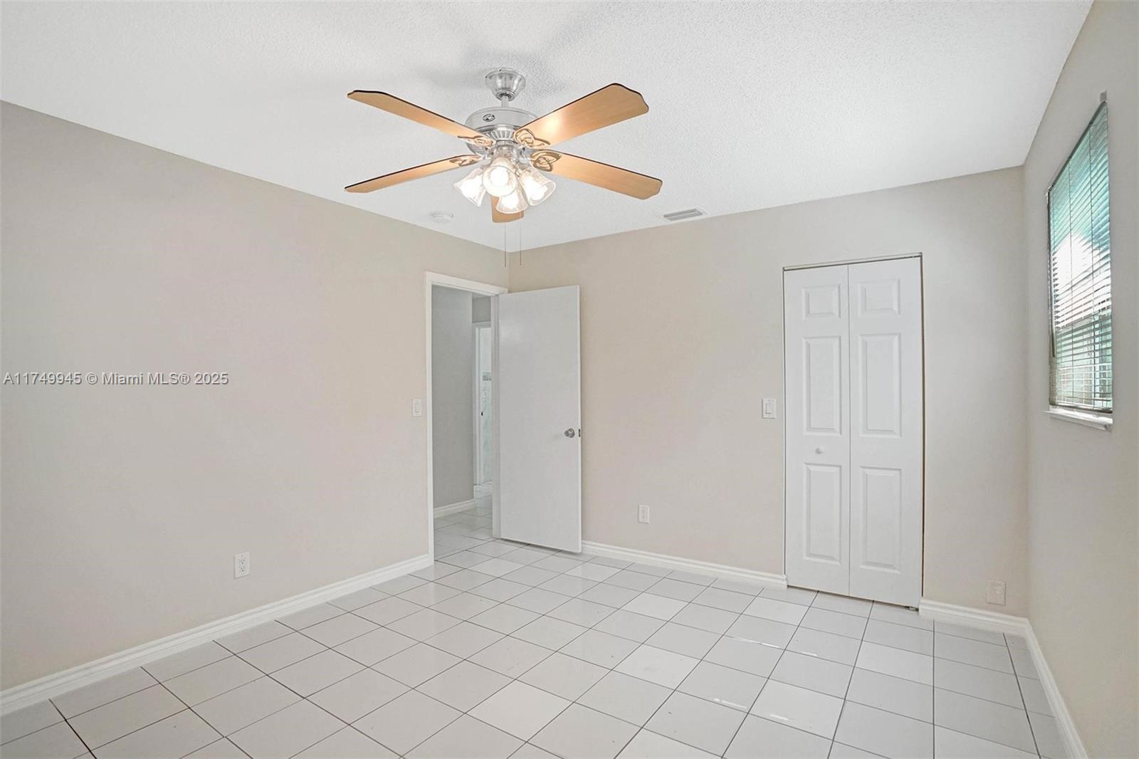 2124 Nova Village Dr, Davie, Florida image 6