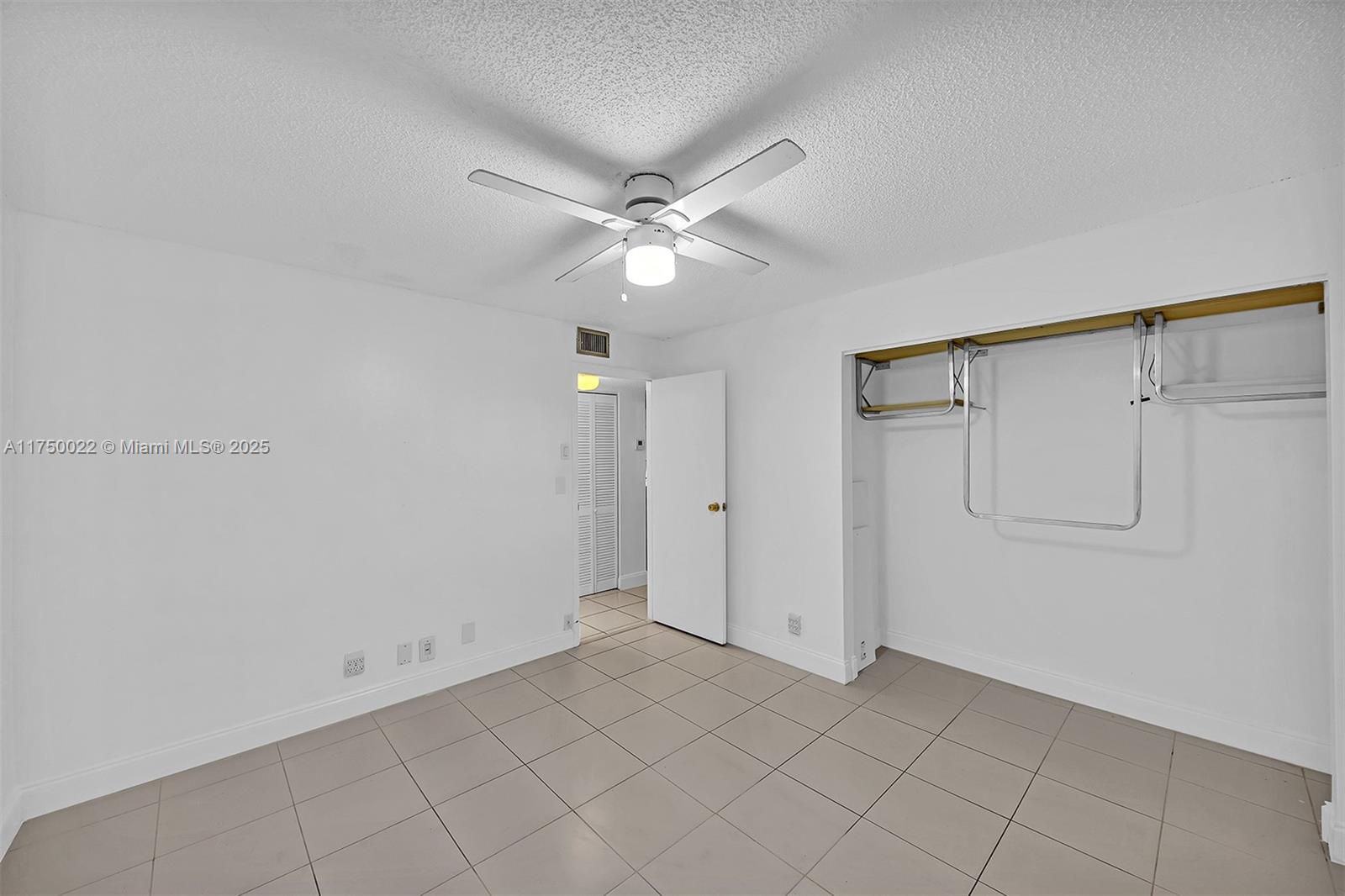 5860 NW 44th St #111, Lauderhill, Florida image 30