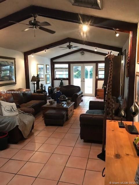 8550 Miller Dr, Miami, Florida image 7