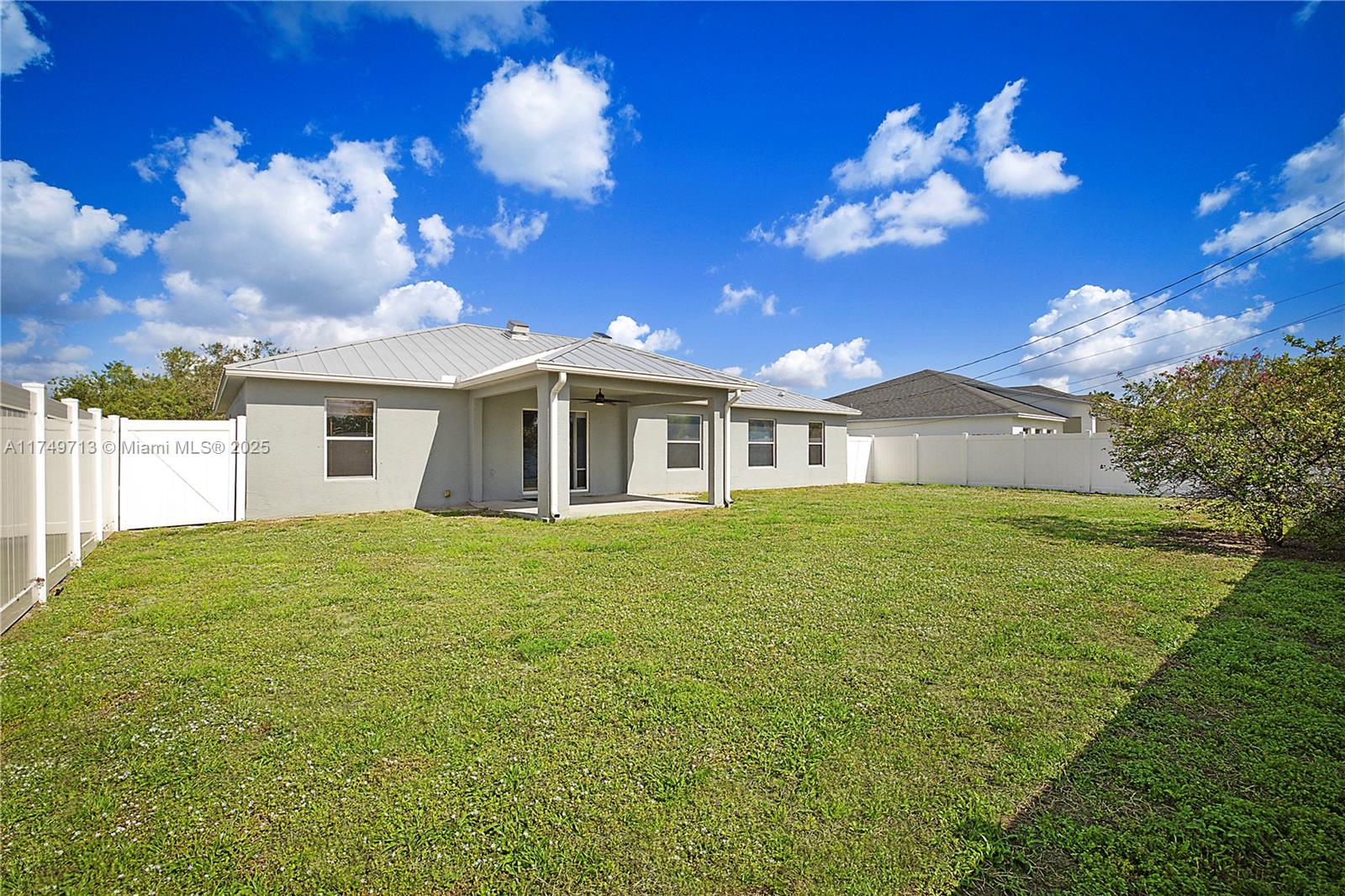 504 SW Halibut Ave, Port St. Lucie, Florida image 4