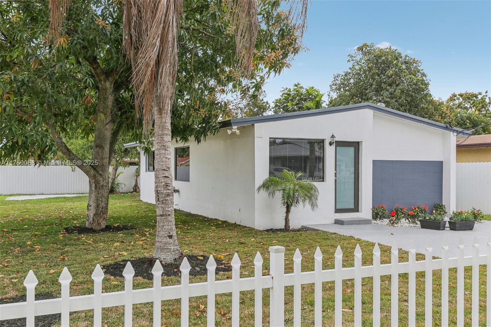 290 NE 171st Ter, North Miami Beach, Florida image 2