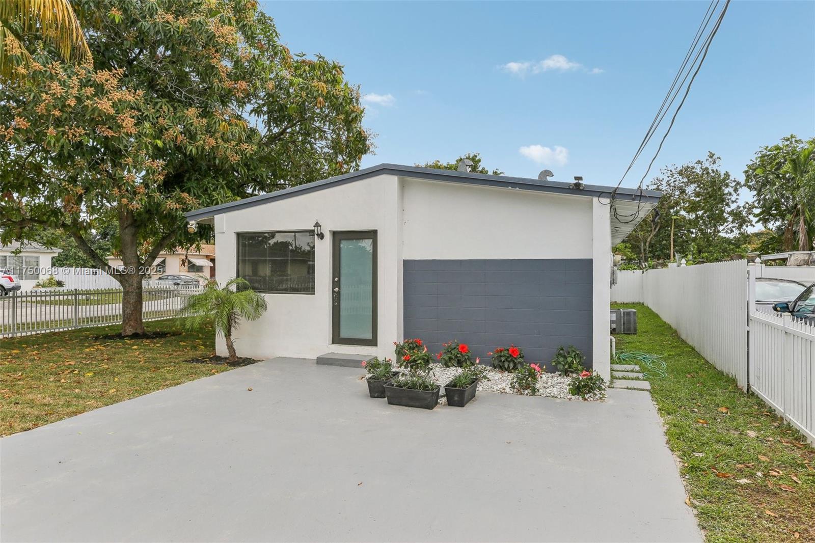 290 NE 171st Ter, North Miami Beach, Florida image 28