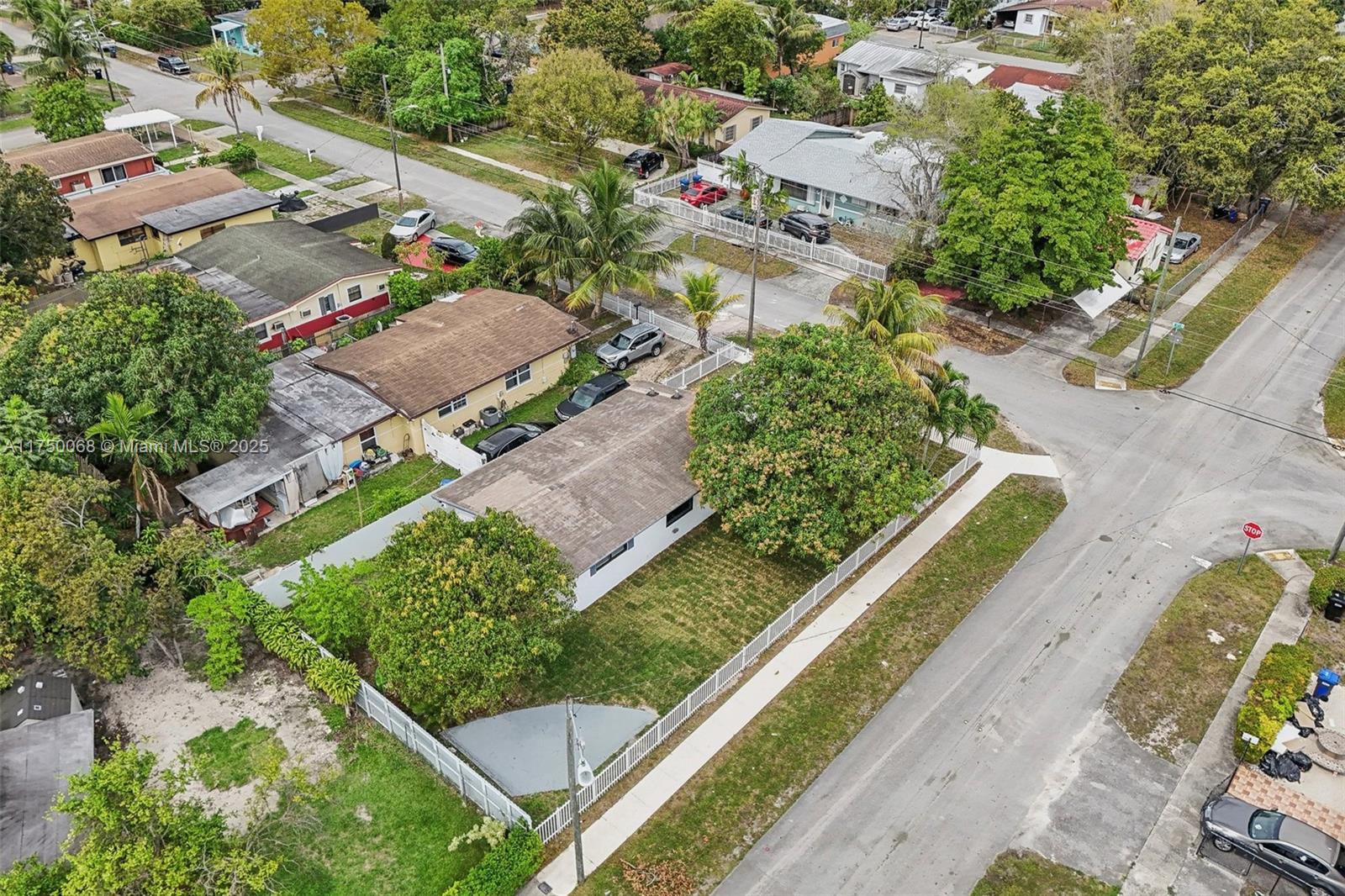 290 NE 171st Ter, North Miami Beach, Florida image 34