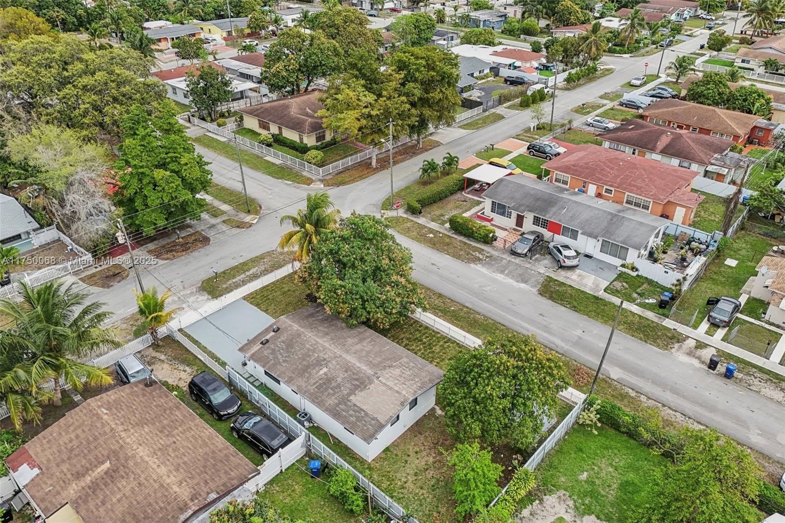 290 NE 171st Ter, North Miami Beach, Florida image 36