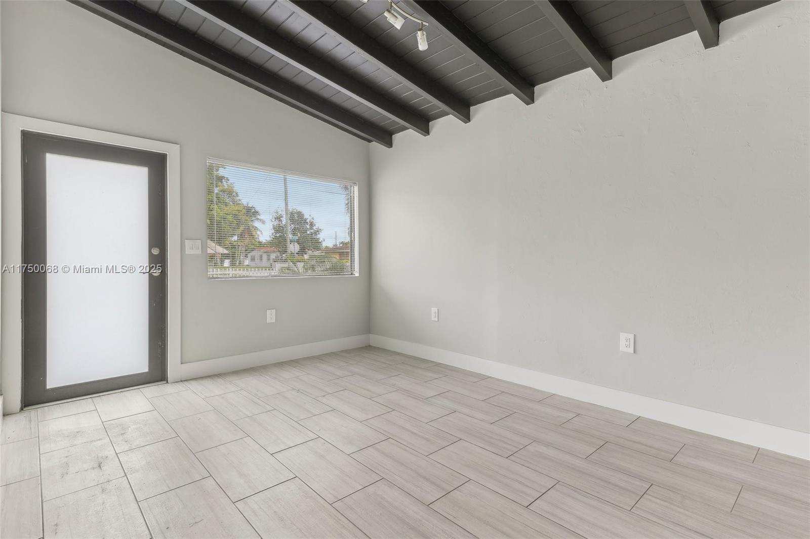 290 NE 171st Ter, North Miami Beach, Florida image 4