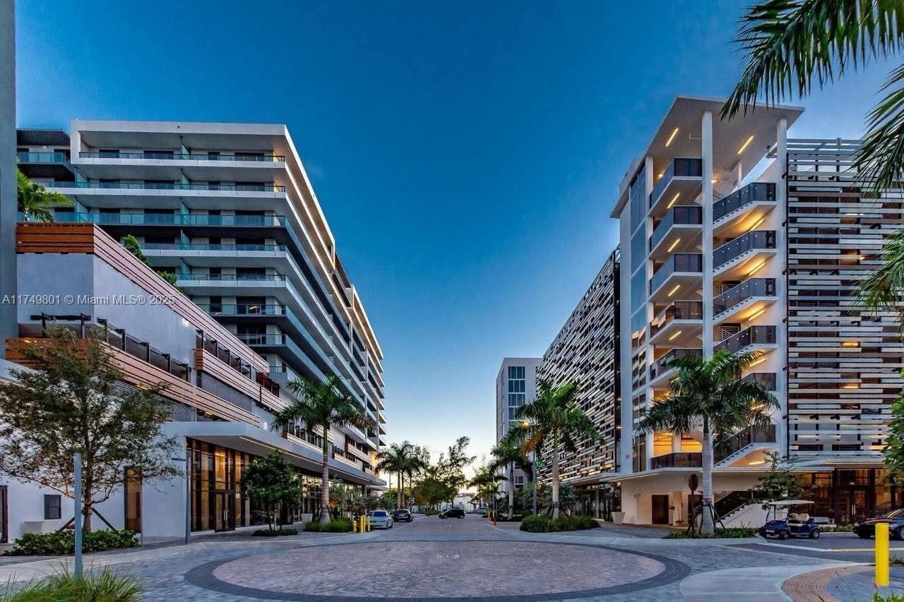 Condo for Sale in Aventura, FL