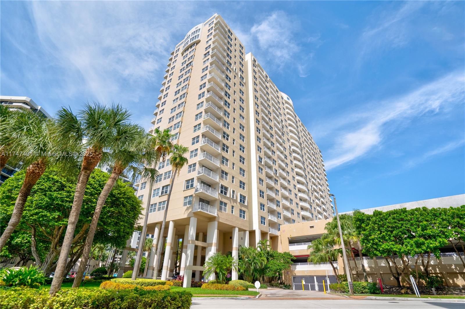 770 Claughton Island Dr #1813, Miami FL 33131