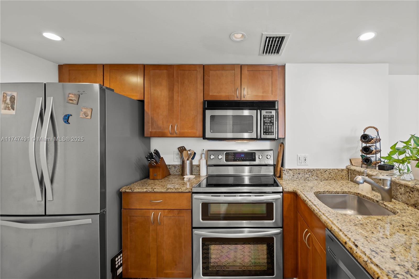 770 Claughton Island Dr #1813, Miami FL 33131