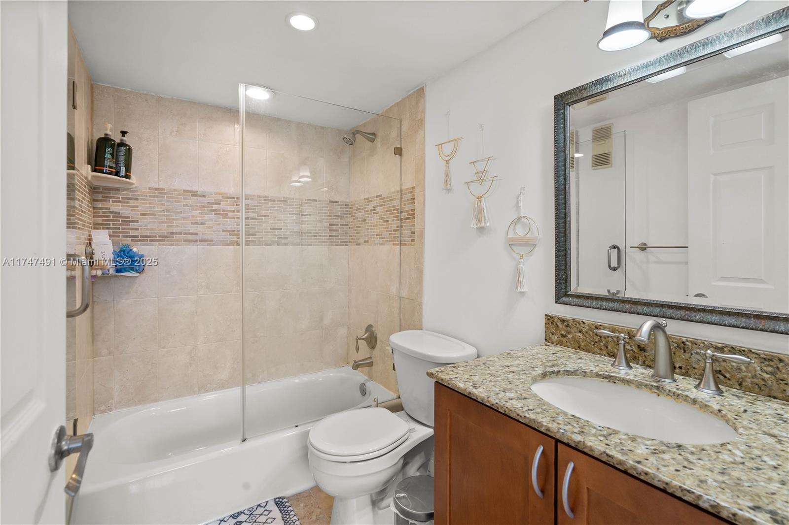 770 Claughton Island Dr #1813, Miami FL 33131