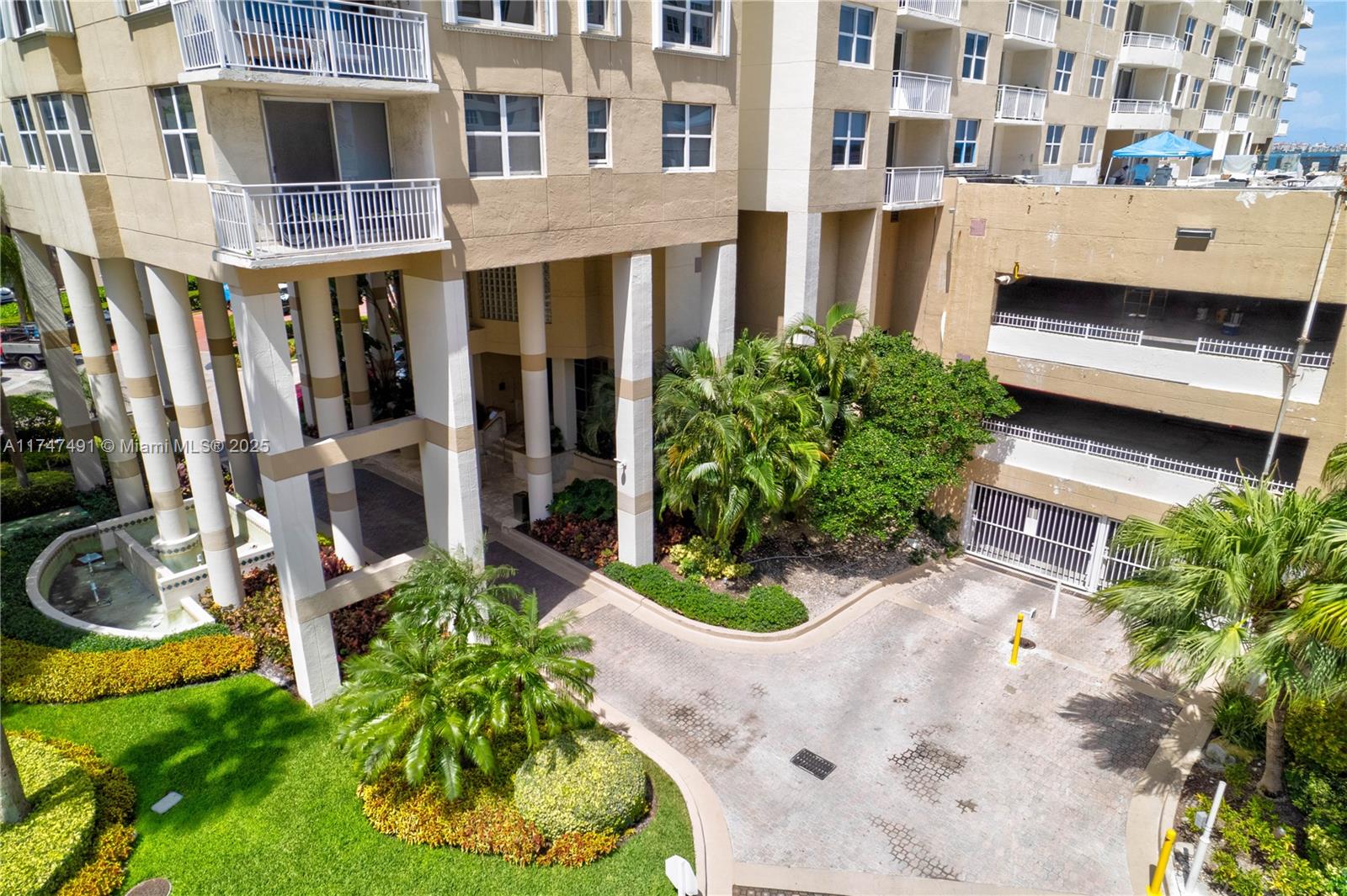 770 Claughton Island Dr #1813, Miami FL 33131