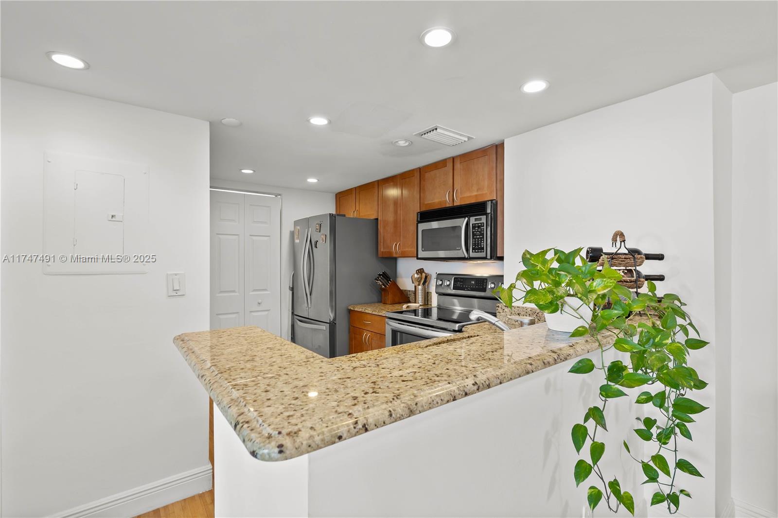 770 Claughton Island Dr #1813, Miami FL 33131