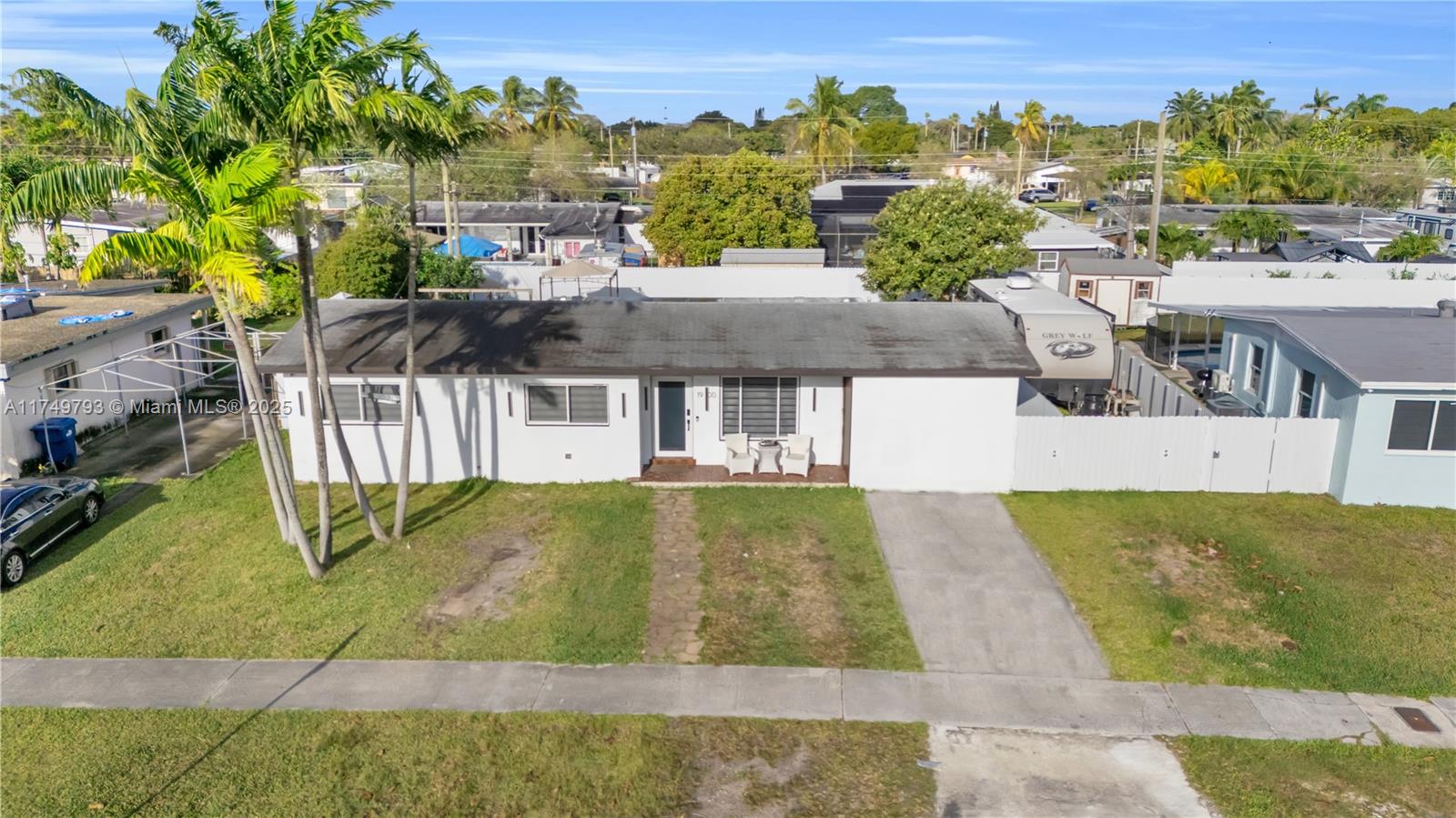 19900 Gulfstream Rd, Cutler Bay, Florida image 1