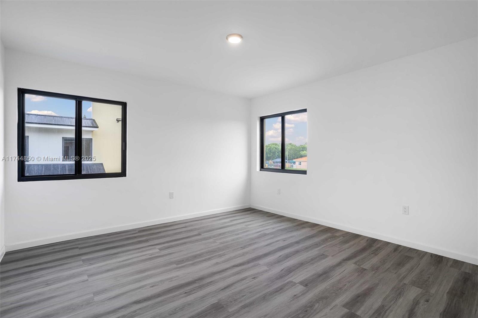 570 NW 7 #3, Florida City, Florida image 11