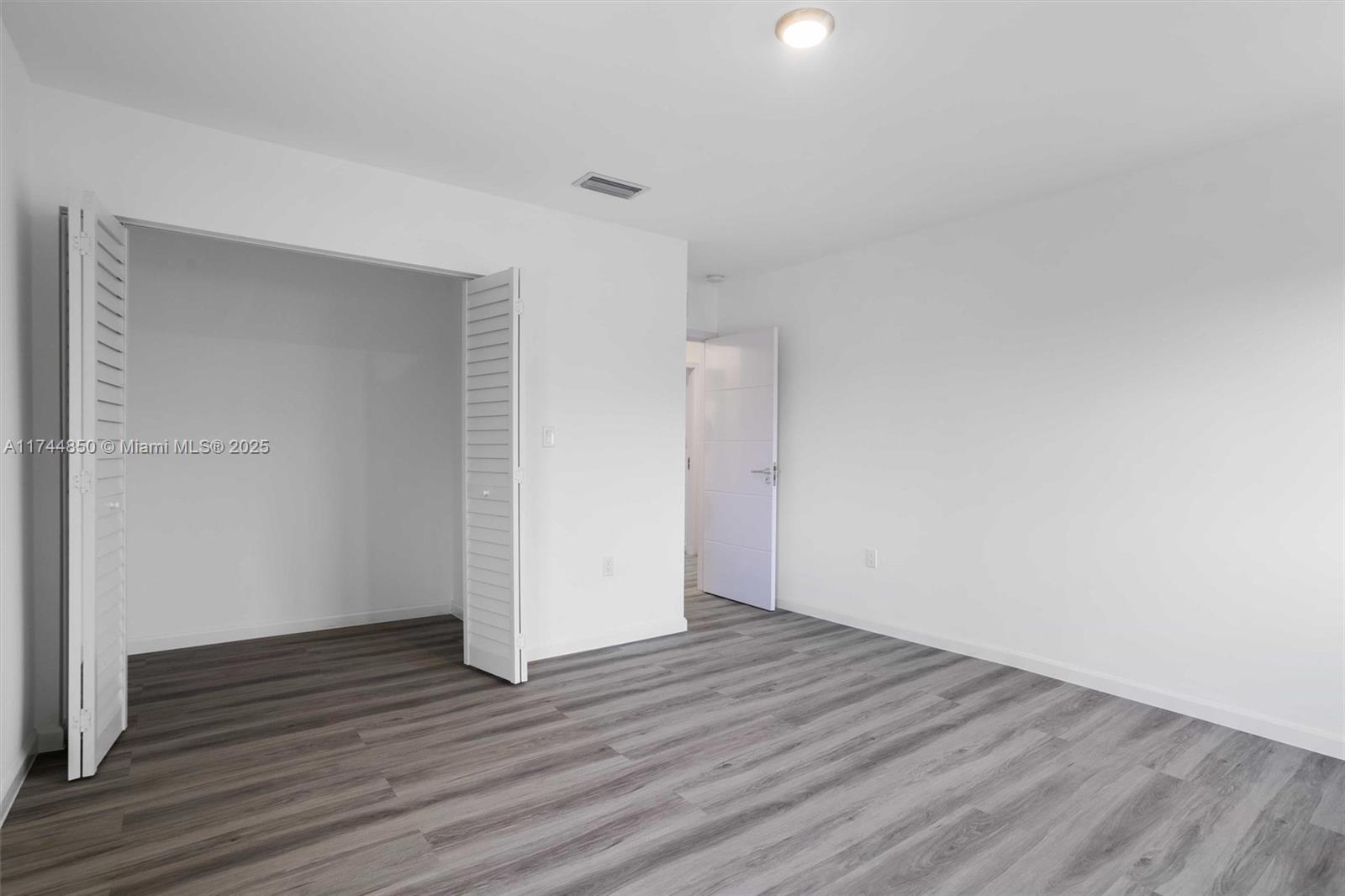 570 NW 7 #3, Florida City, Florida image 12