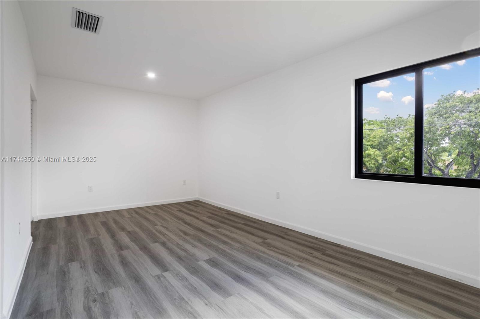 570 NW 7 #3, Florida City, Florida image 17