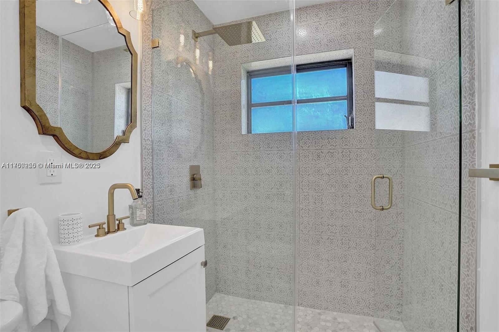 110 SW 5th St, Hallandale Beach, Florida image 25