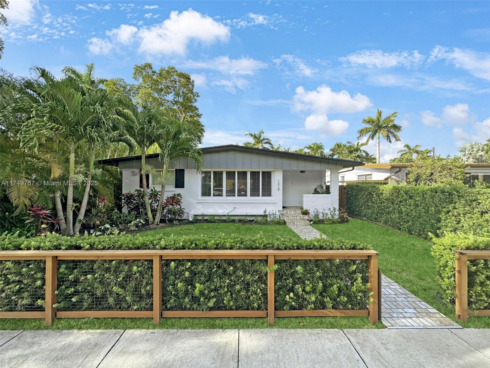 1314 Tyler St, Hollywood, Florida image 13