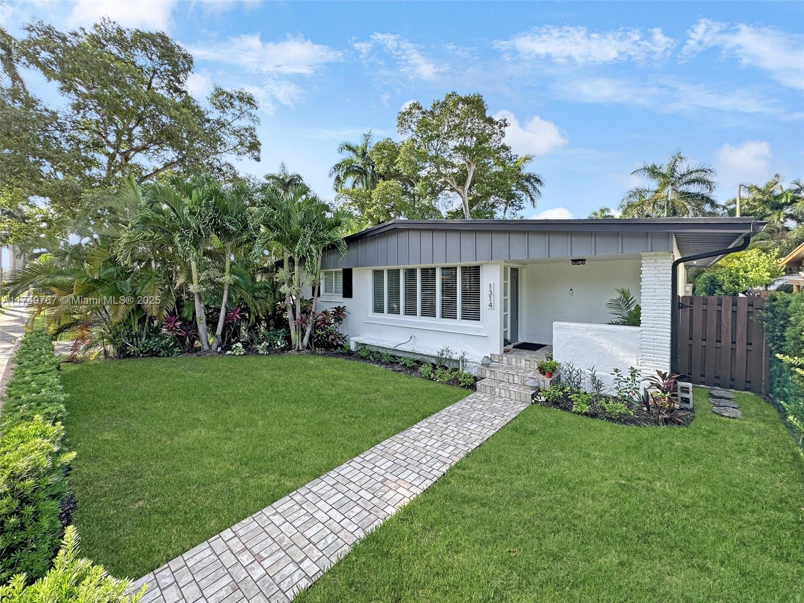 1314 Tyler St, Hollywood, Florida image 14