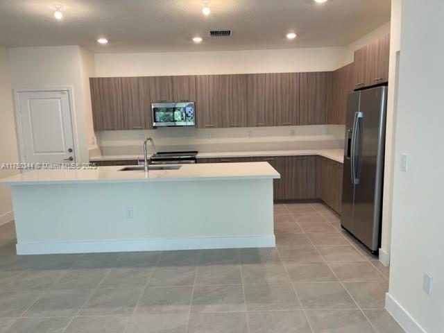 4621 NW 83rd Path, Doral, Florida image 2