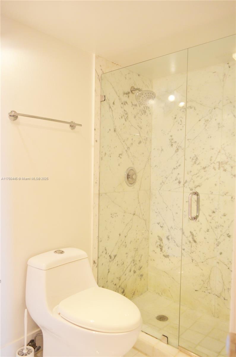 177 Ocean Lane Dr #410, Key Biscayne FL 33149