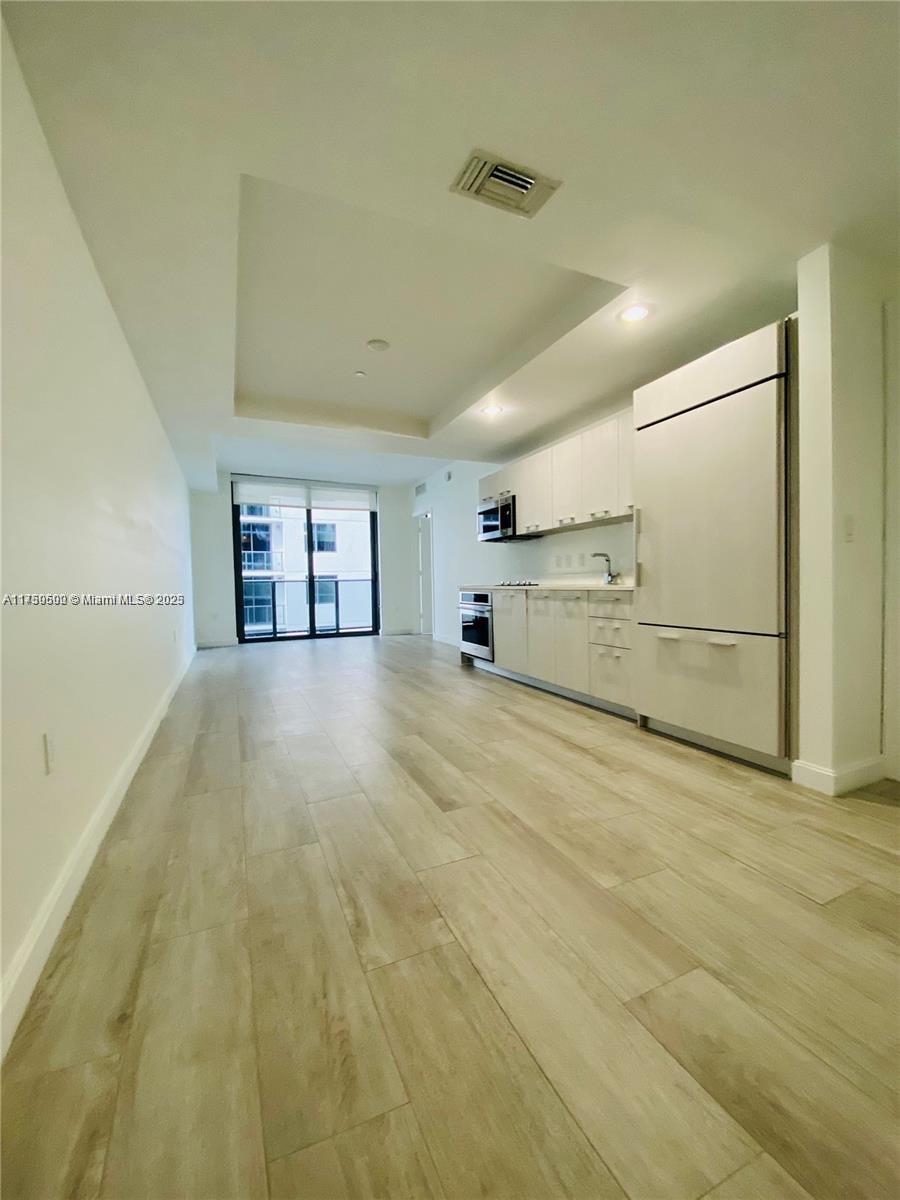55 SW 9th St #3809, Miami FL 33130