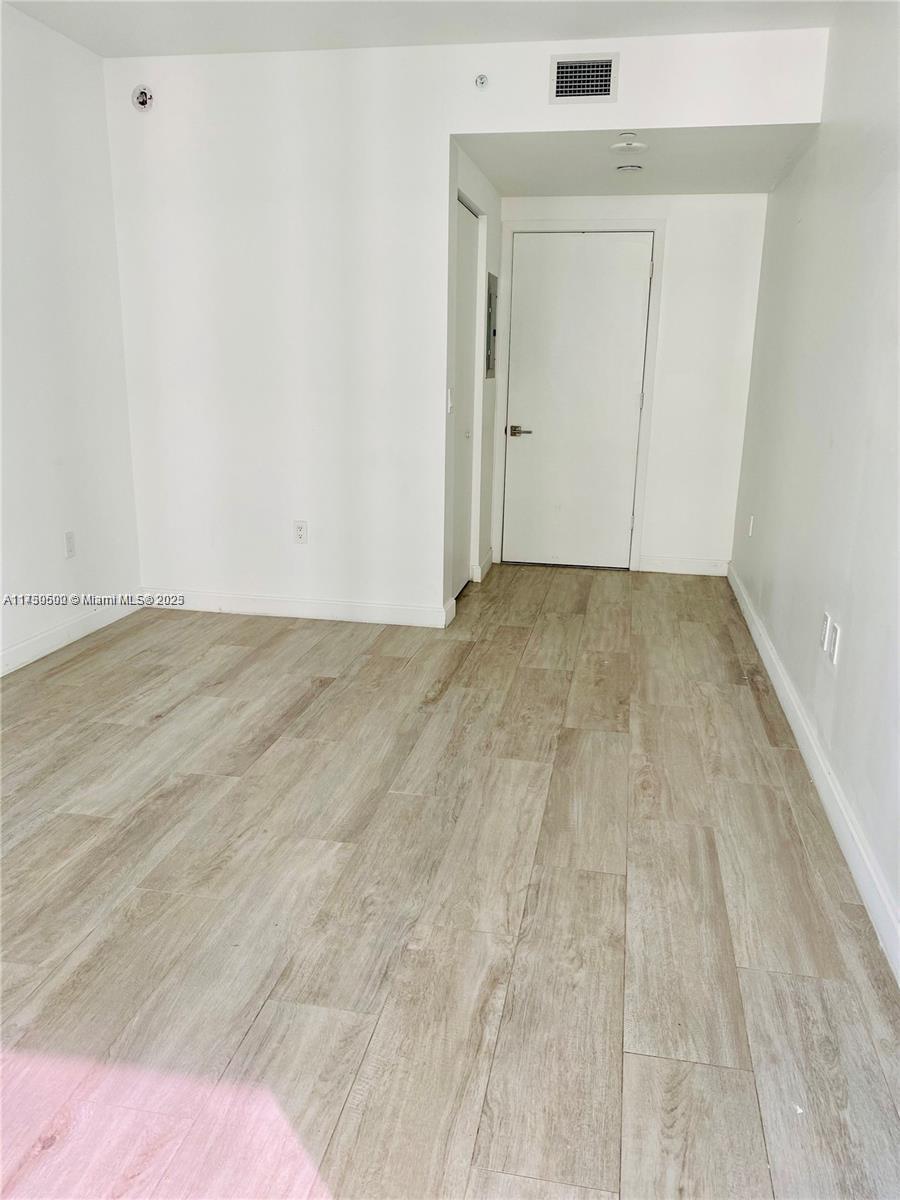 55 SW 9th St #3809, Miami FL 33130