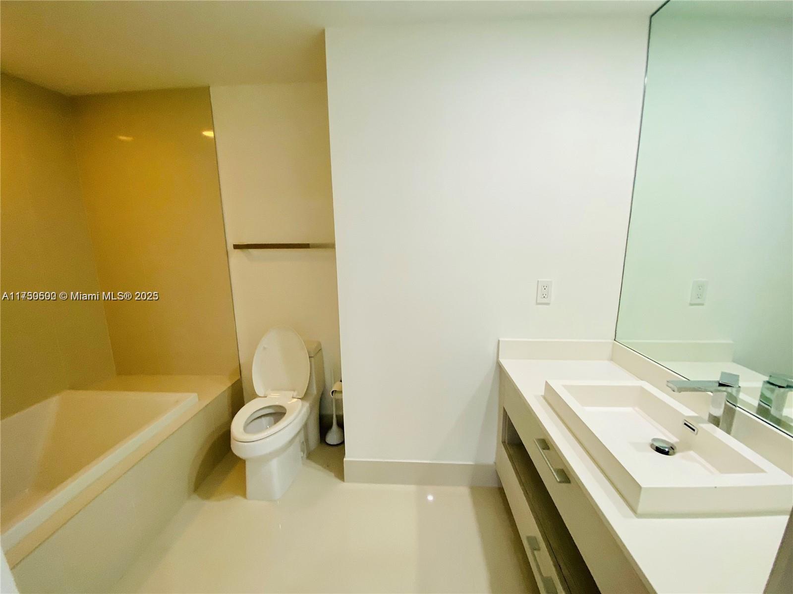 55 SW 9th St #3809, Miami FL 33130