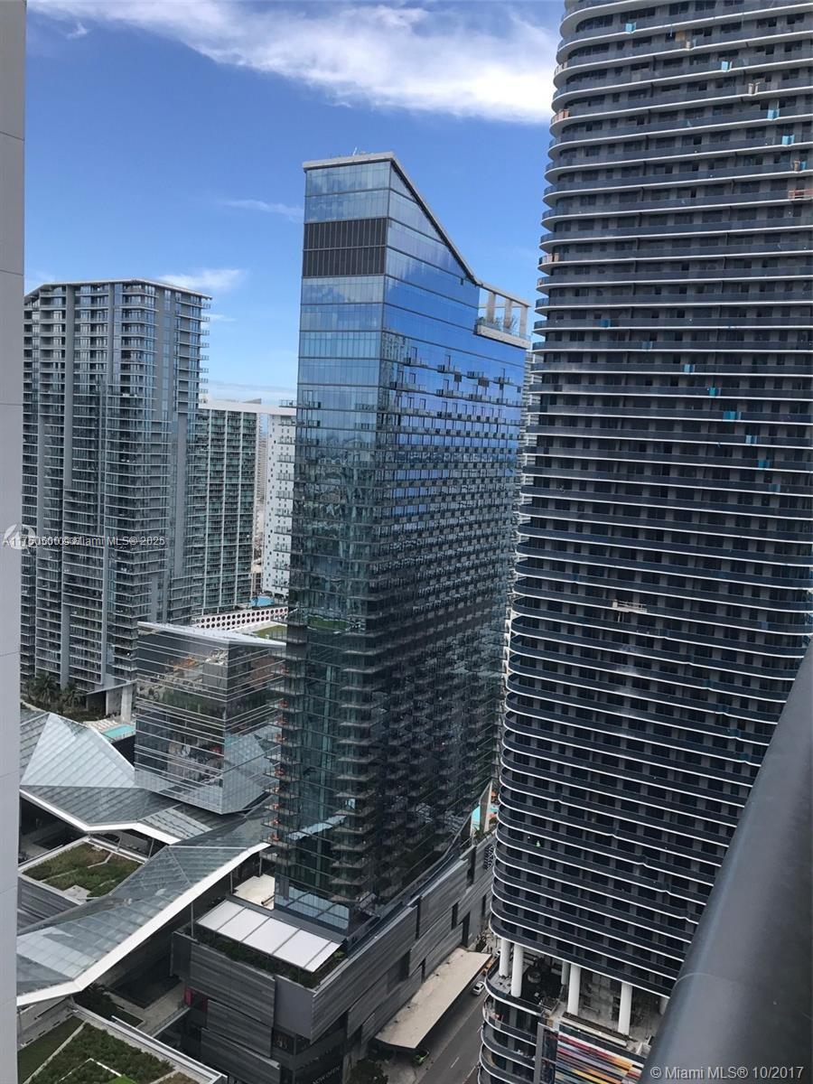 55 SW 9th St #3809, Miami FL 33130