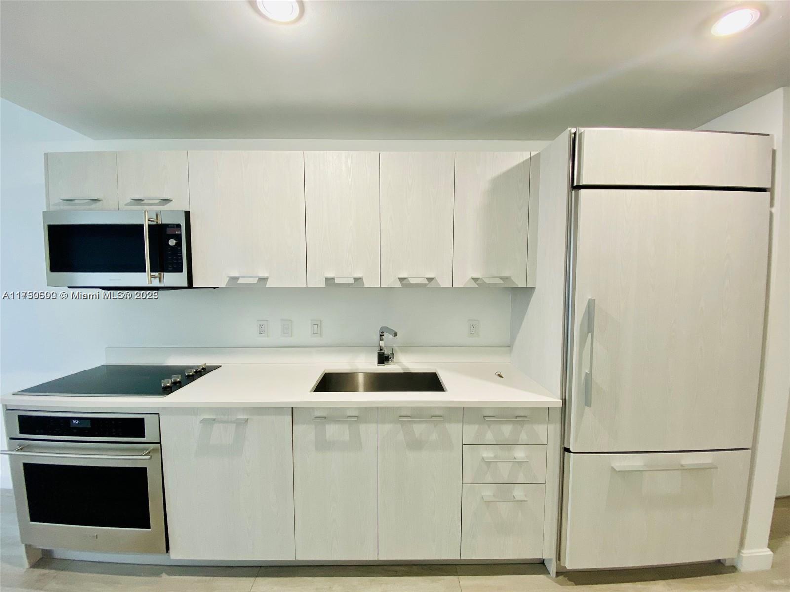 55 SW 9th St #3809, Miami FL 33130