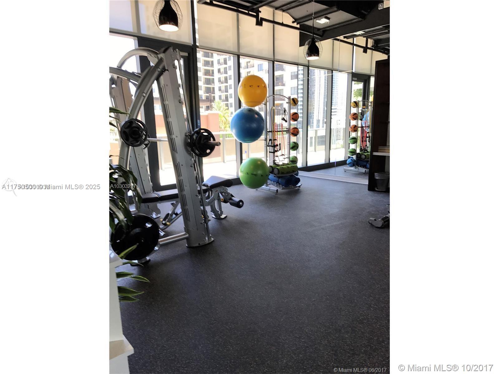 55 SW 9th St #3809, Miami FL 33130