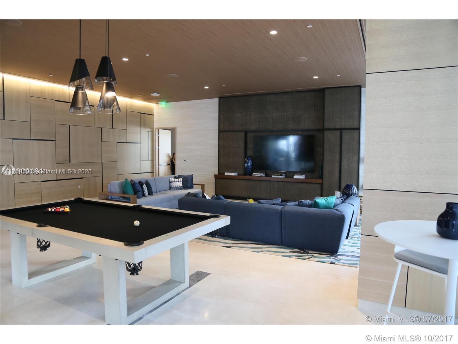 55 SW 9th St #3809, Miami FL 33130