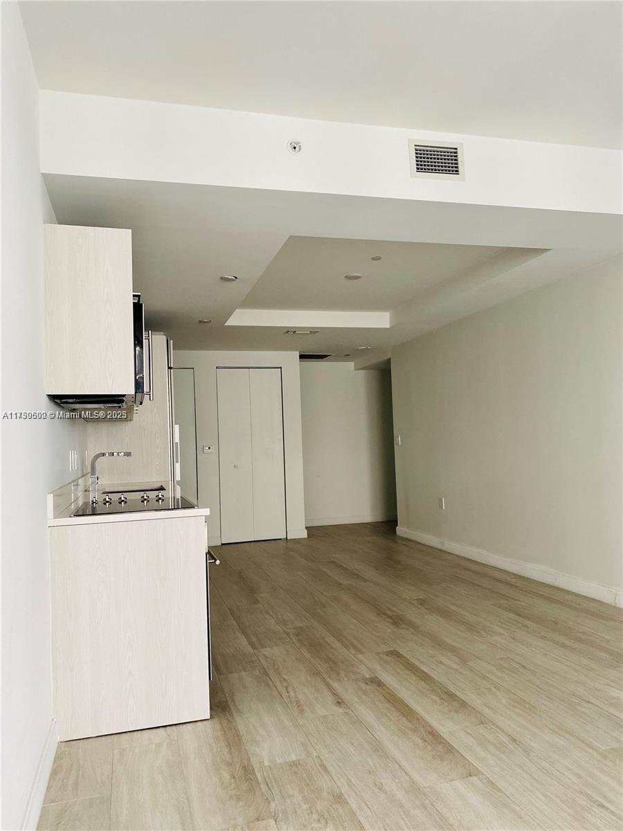 55 SW 9th St #3809, Miami FL 33130