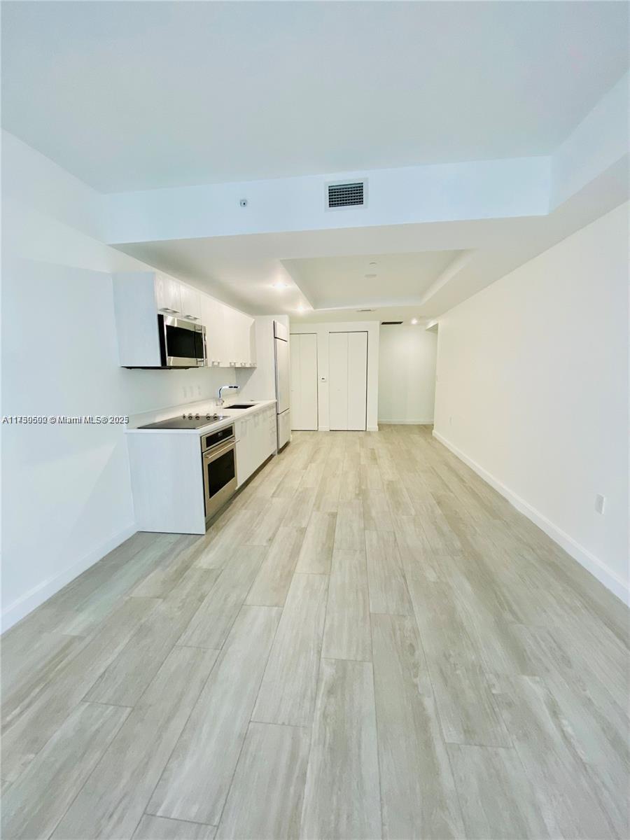 55 SW 9th St #3809, Miami FL 33130