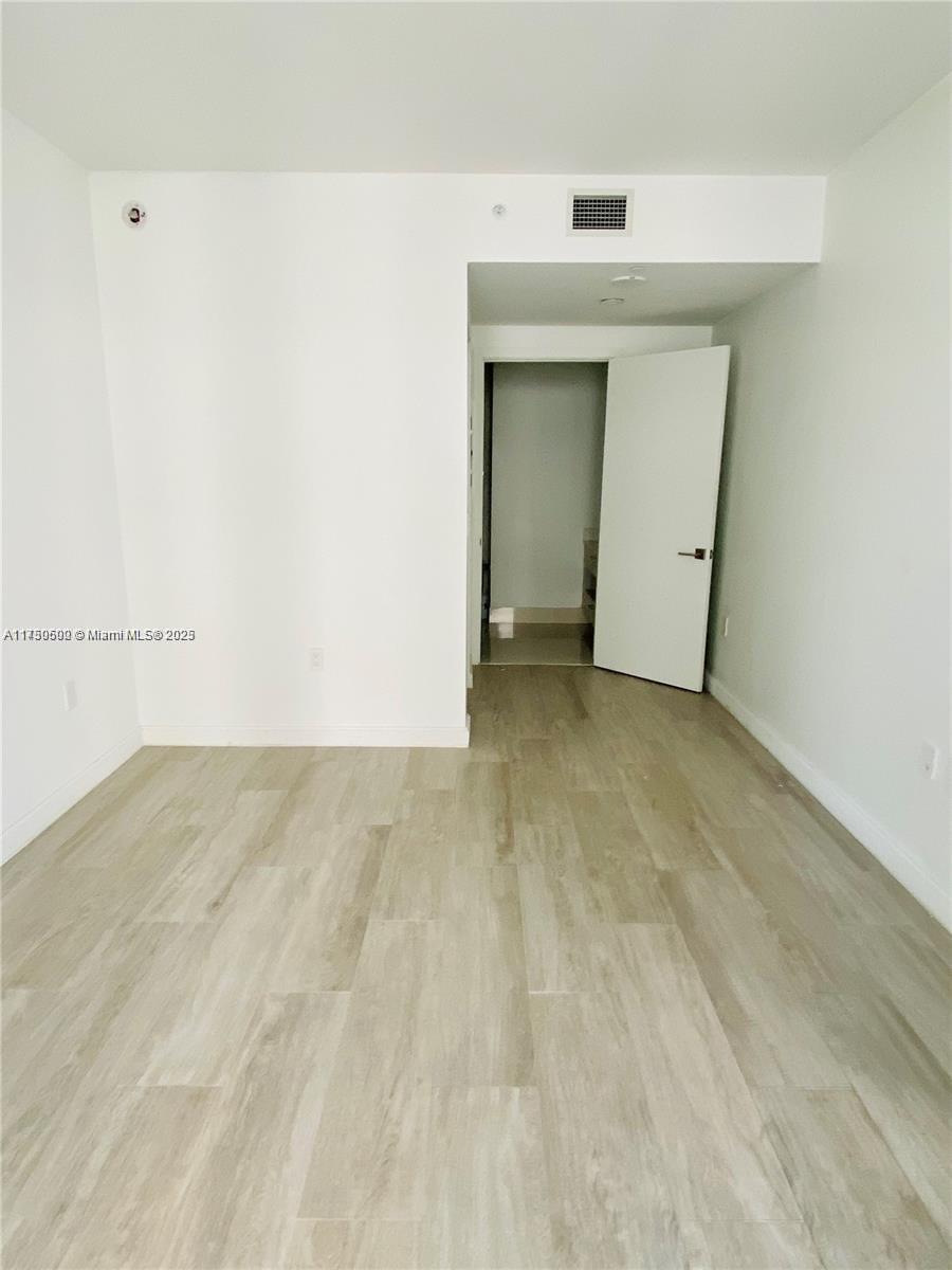 55 SW 9th St #3809, Miami FL 33130