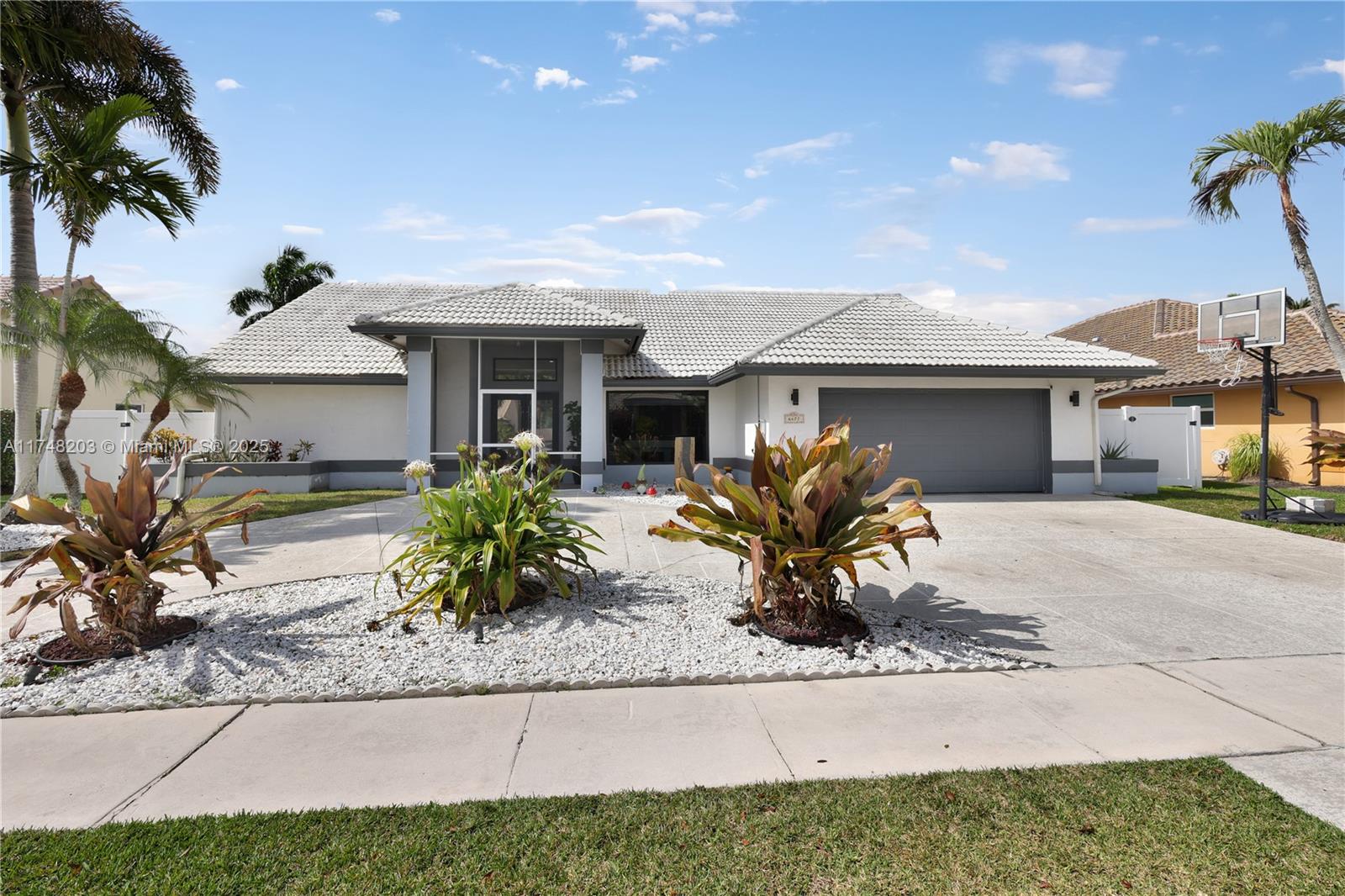 6677 Blue Bay Cir, Lake Worth, Florida image 41