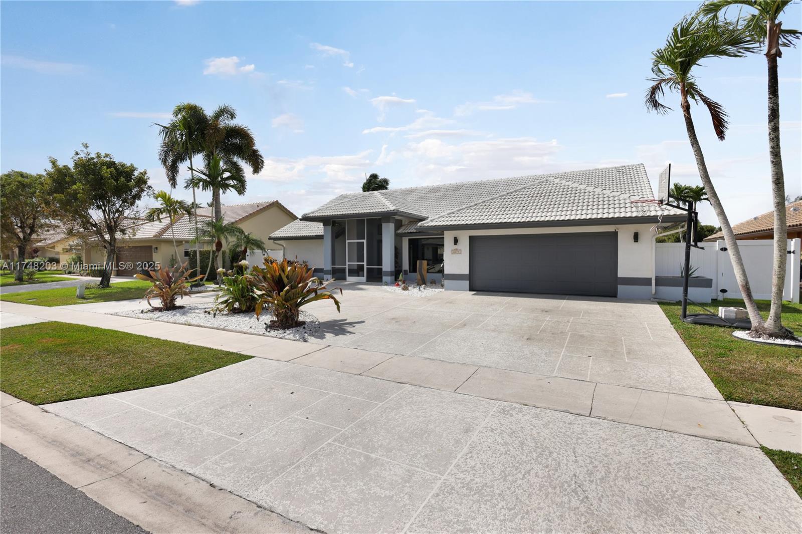 6677 Blue Bay Cir, Lake Worth, Florida image 43