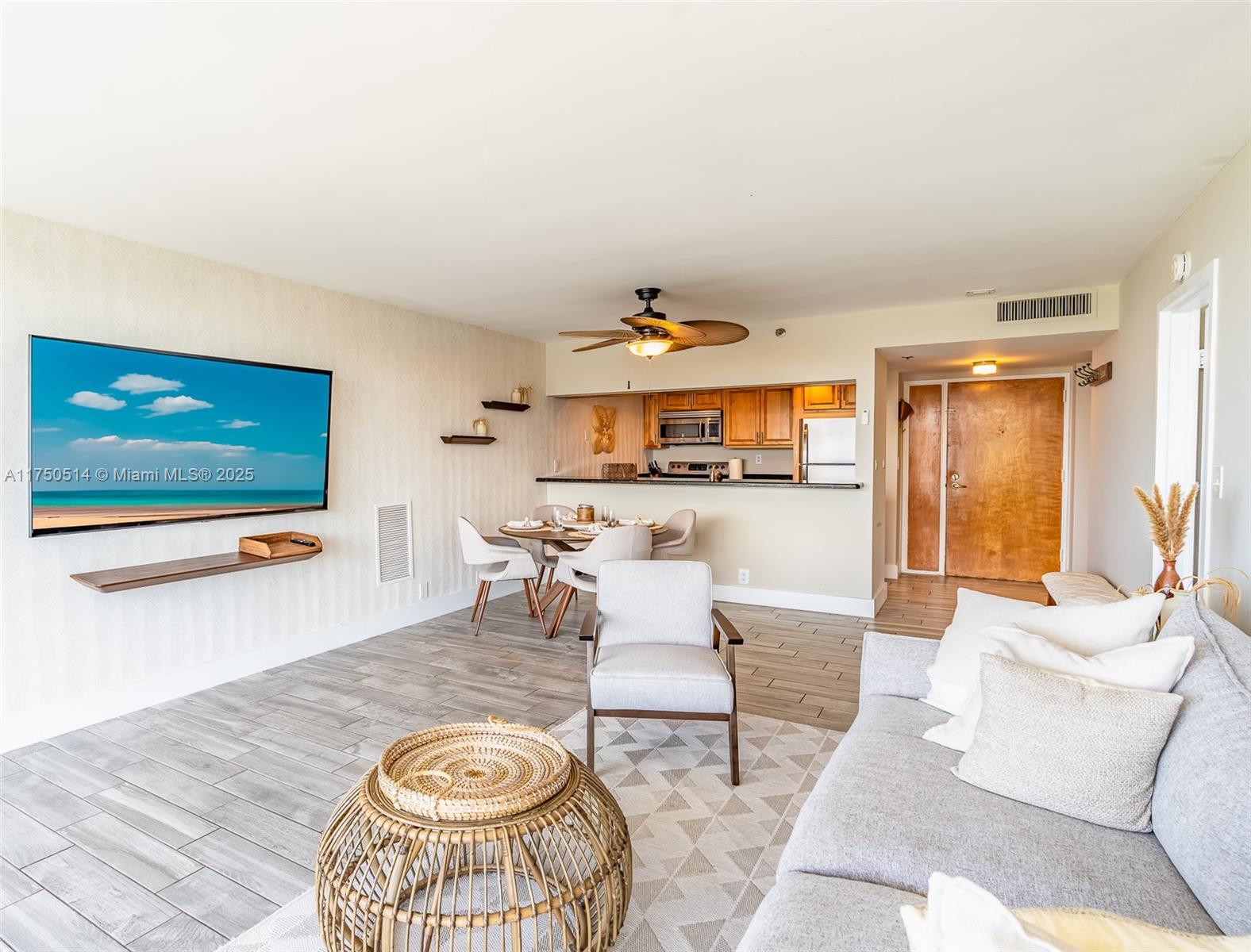 7601 E Treasure Dr #1006, North Bay Village, Florida image 20