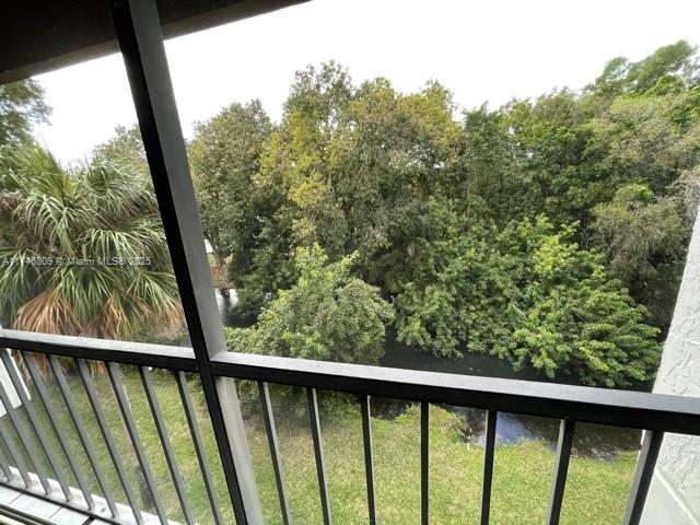 303 Racquet Club Rd #305, Weston, Florida image 9