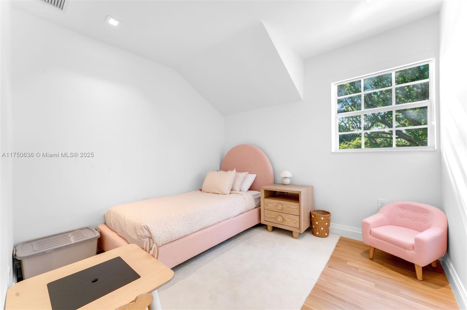 Listing Photo 17