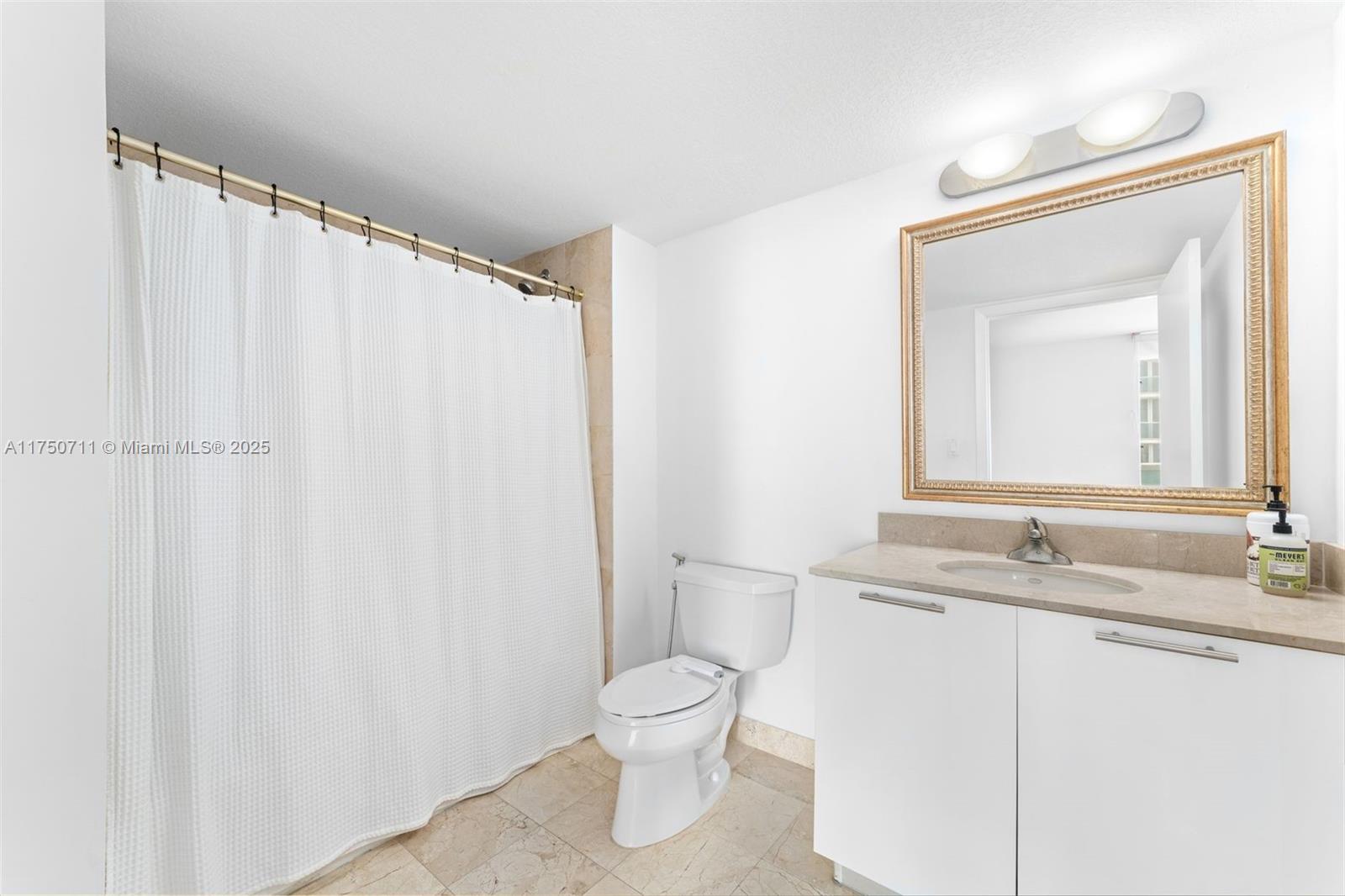 1800 N Bayshore Dr #2101, Miami FL 33132