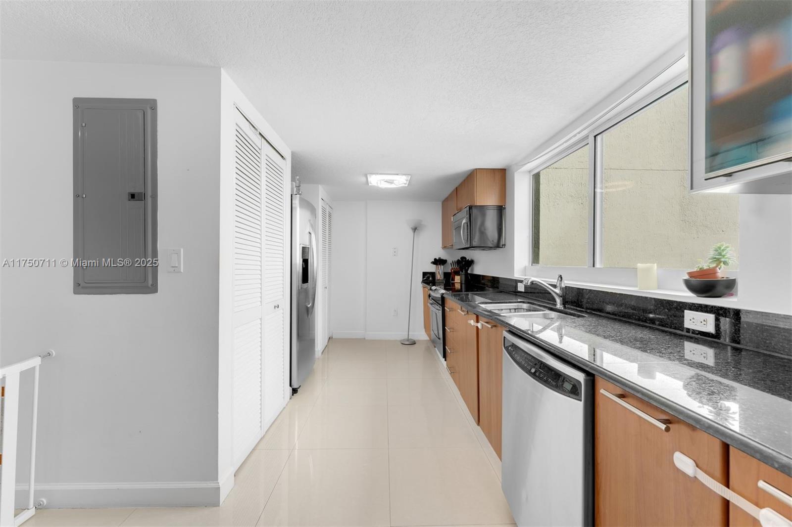 1800 N Bayshore Dr #2101, Miami FL 33132