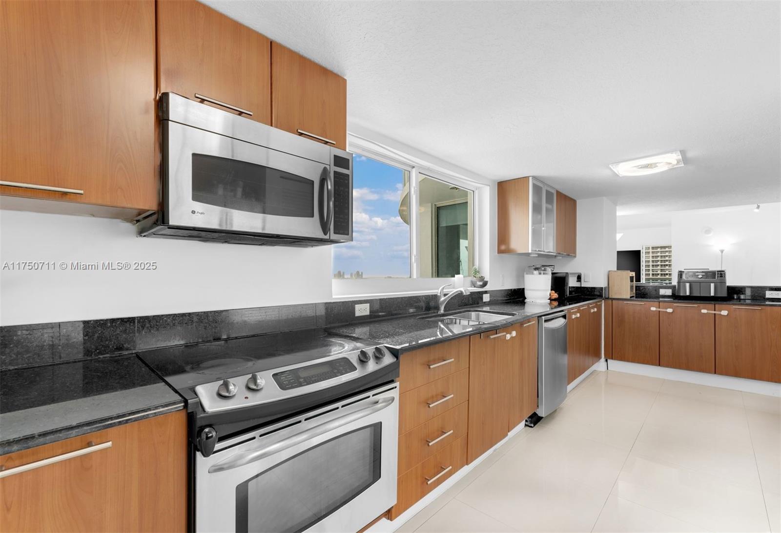 1800 N Bayshore Dr #2101, Miami FL 33132
