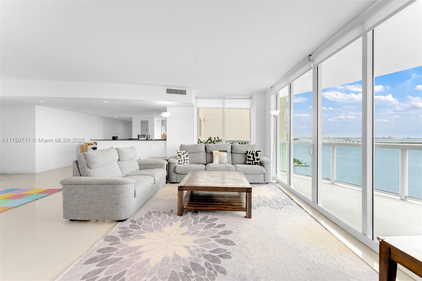 1800 N Bayshore Dr #2101, Miami FL 33132