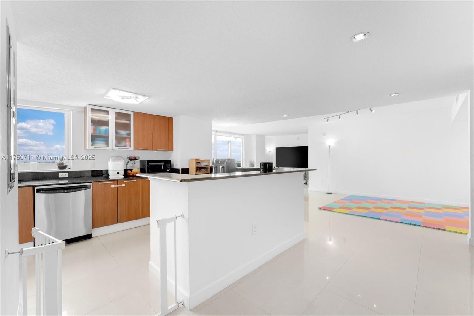 1800 N Bayshore Dr #2101, Miami FL 33132