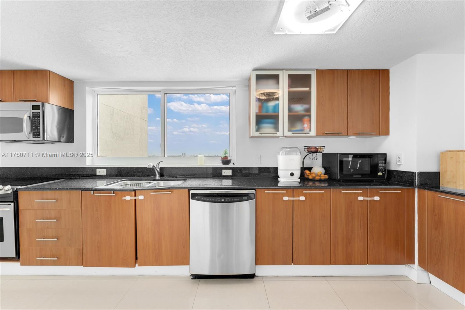 1800 N Bayshore Dr #2101, Miami FL 33132